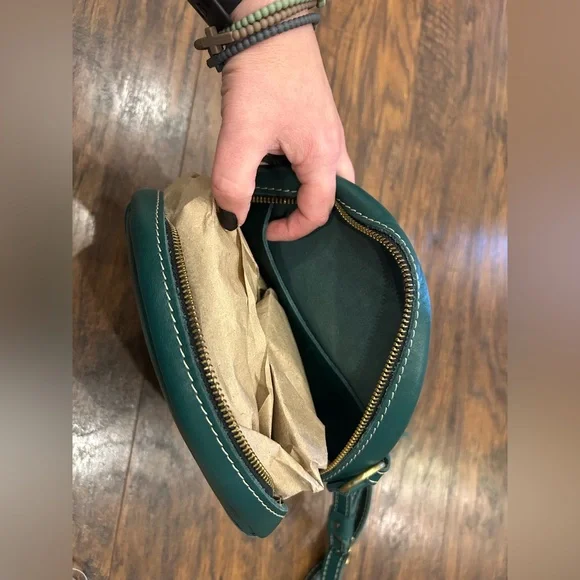 Like New 🍃 Portland Leather Green Circle Crossbody Bag - “large” 9 in size - Picture 8 of 11